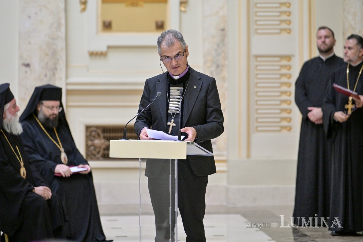 Moment festiv la aniversarea întronizării Patriarhului României 310009