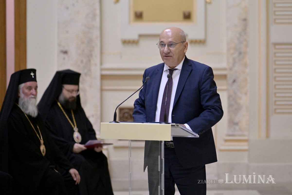 Moment festiv la aniversarea întronizării Patriarhului României 310013