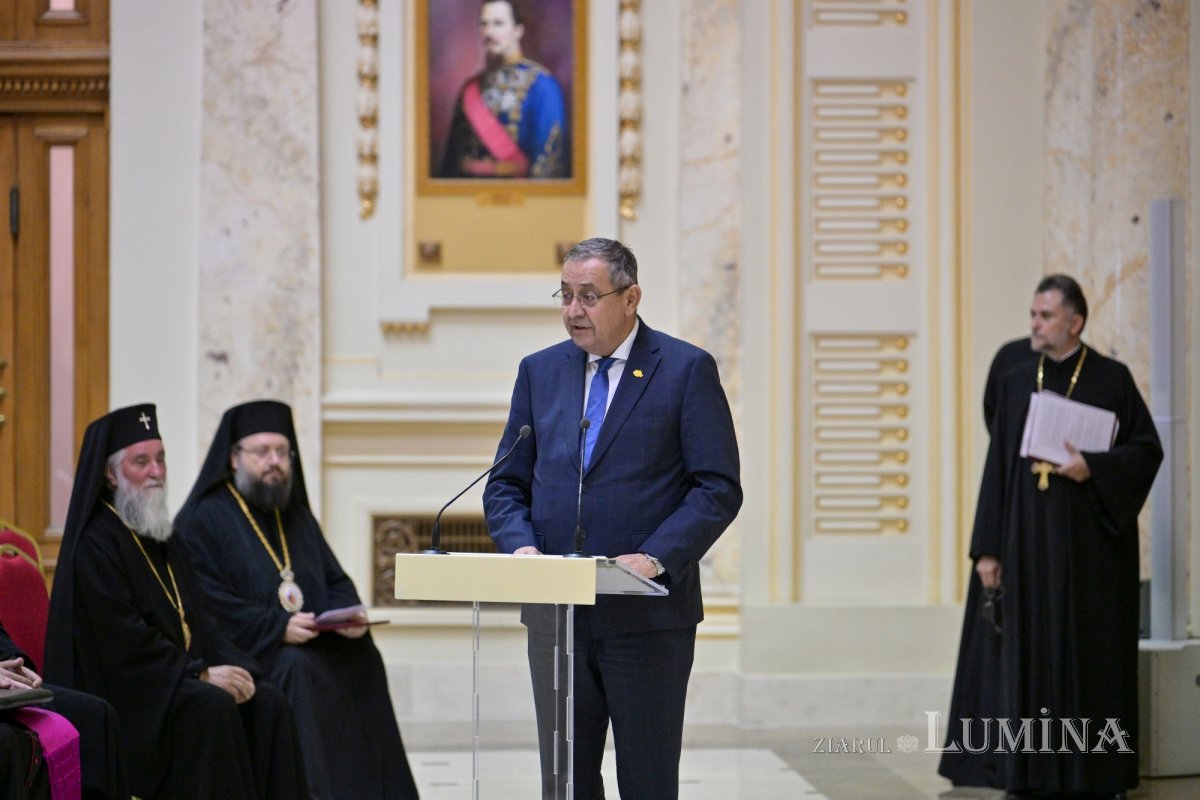 Moment festiv la aniversarea întronizării Patriarhului României 310016