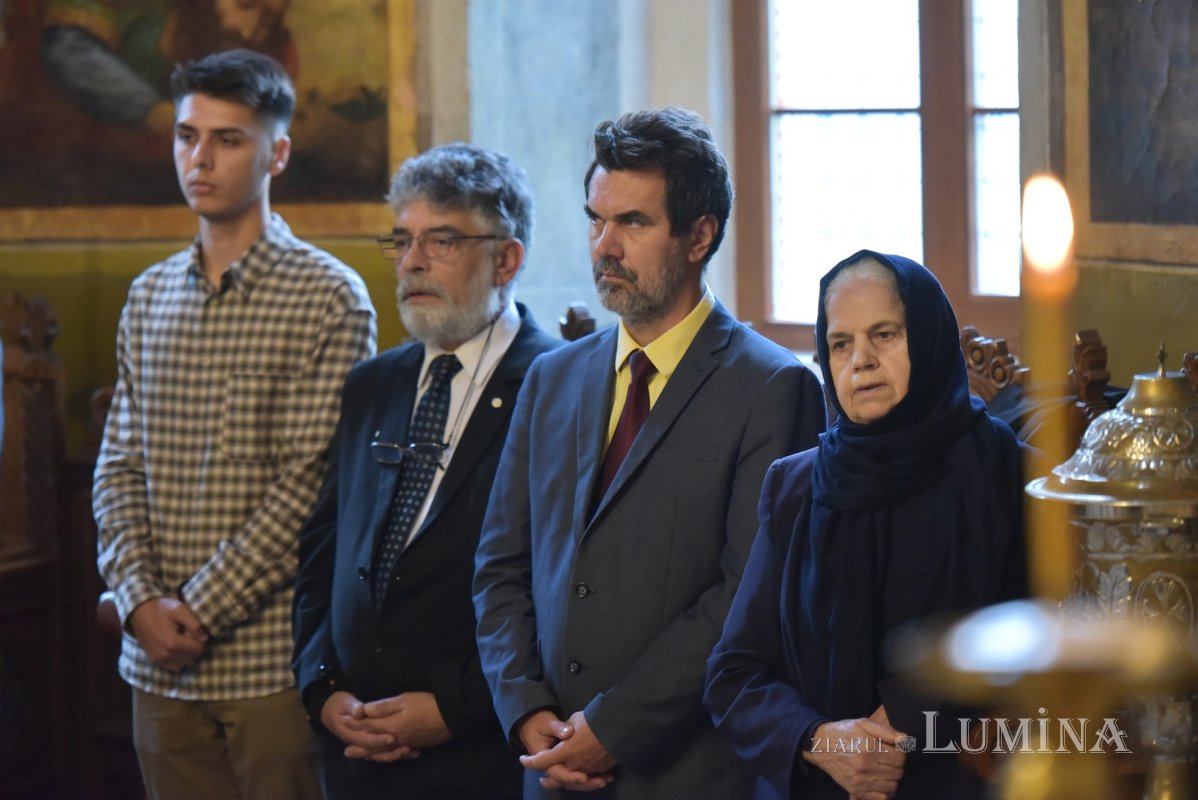 Deschiderea anului universitar la Facultatea de Teologie din București 310111