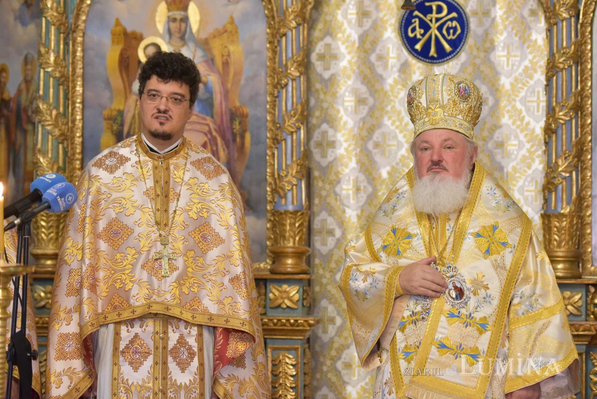 Deschiderea anului universitar la Facultatea de Teologie din București 310118