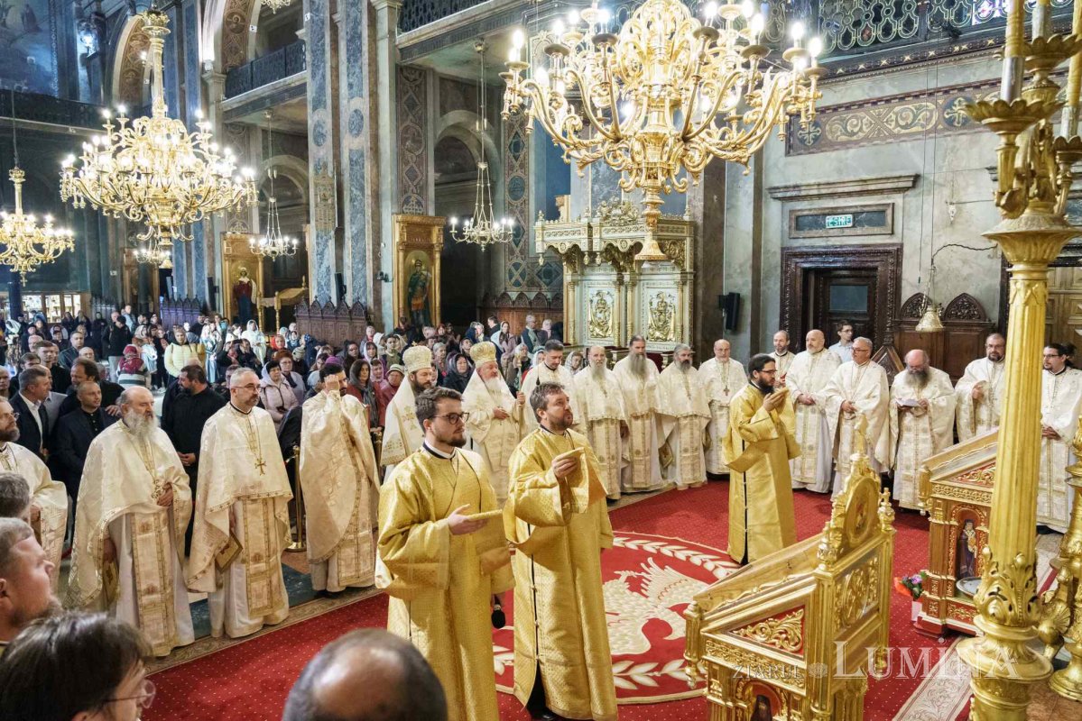 Rugăciune şi recunoștință la 20 de ani de la absolvirea studiilor teologice 310453