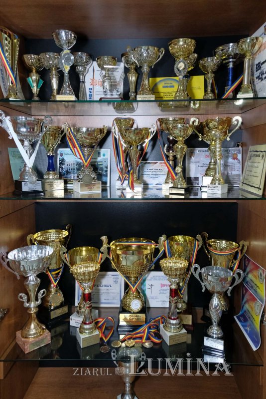 Un loc în care elevii învață dragostea de carte și de semeni 309763