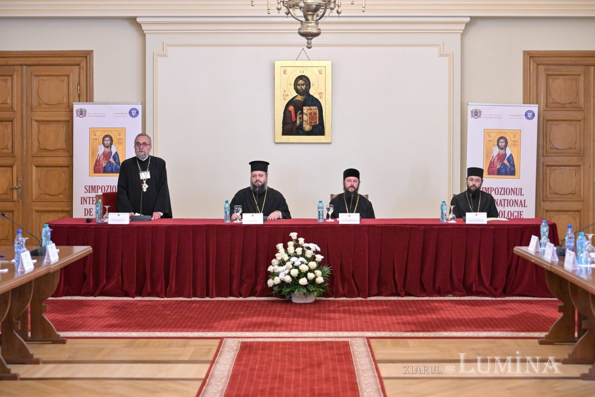 Primele sesiuni de lucru ale simpozionului dedicat pastorației și îngrijirii bolnavilor 310927