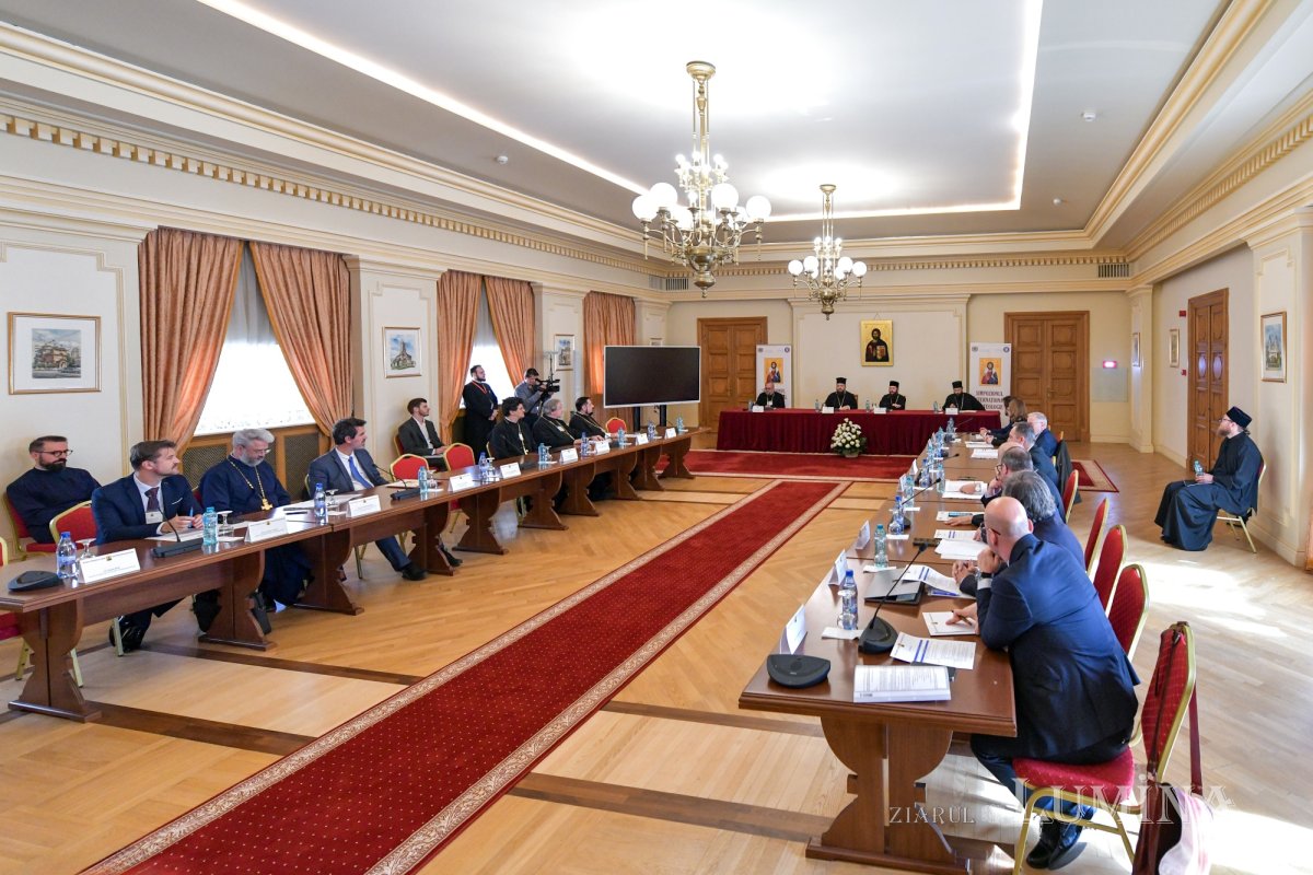 Primele sesiuni de lucru ale simpozionului dedicat pastorației și îngrijirii bolnavilor 310982