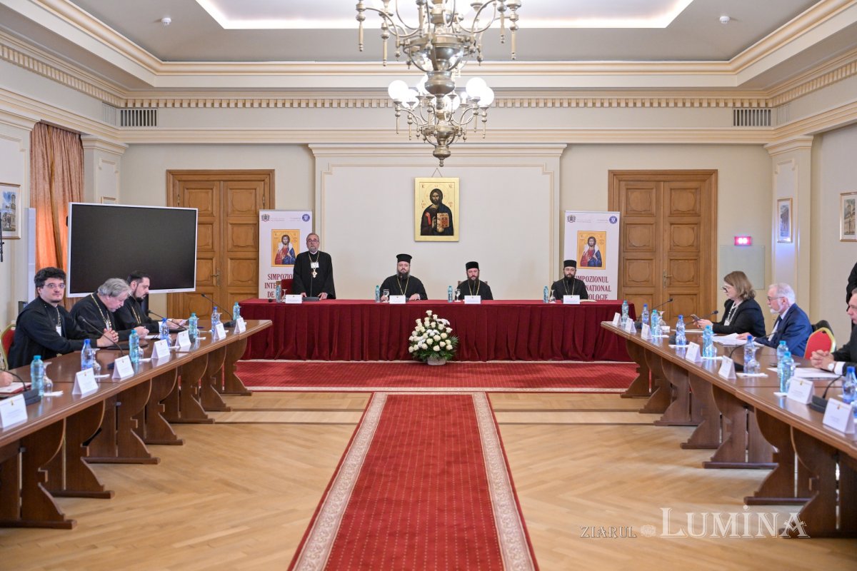 Primele sesiuni de lucru ale simpozionului dedicat pastorației și îngrijirii bolnavilor 310986