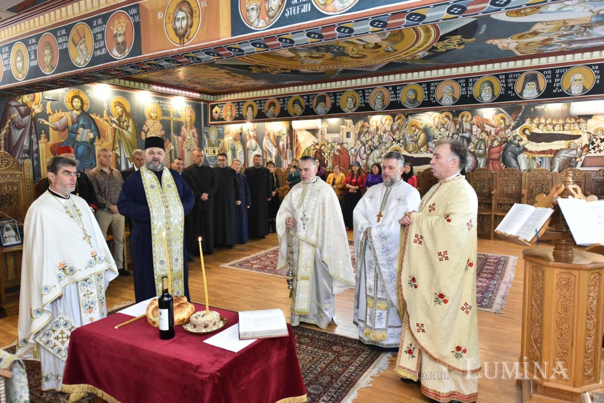 Revedere după trei decenii la Seminarul Teologic din București 310933