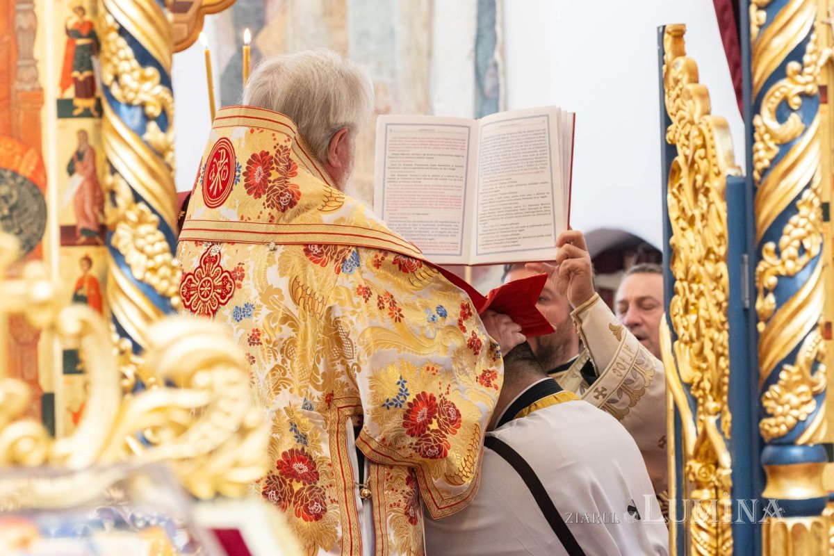 Un nou preot pentru biserica din incinta Palatului Cotroceni 310860