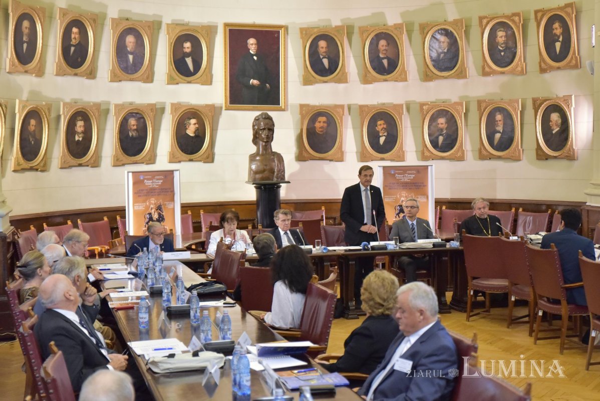 Reflecţii academice asupra extinderii şi identităţii Uniunii Europene 311031