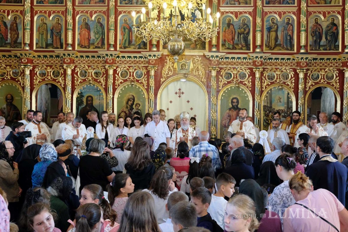 Nejudecând, tăcând, lucrând și iubindu-ți aproapele 311106