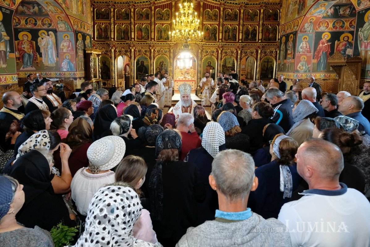 Nejudecând, tăcând, lucrând și iubindu-ți aproapele 311107