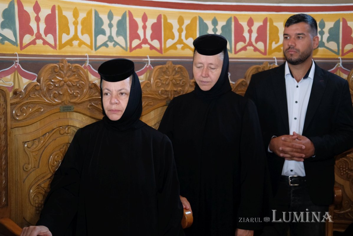 Nejudecând, tăcând, lucrând și iubindu-ți aproapele 311122