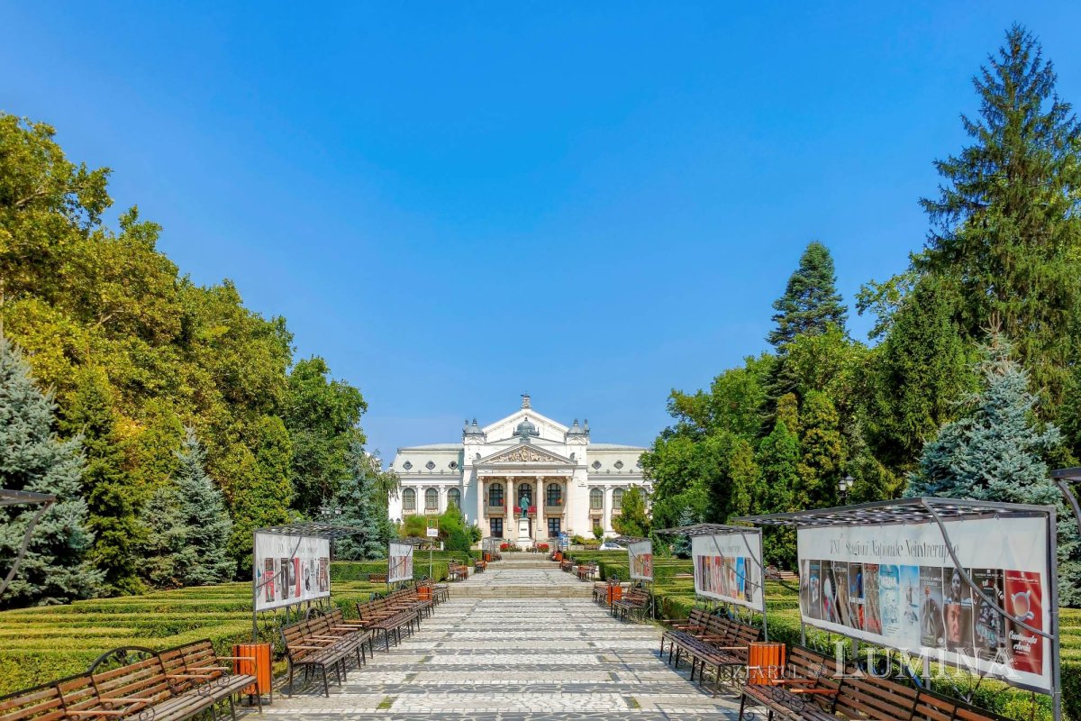 Sclipirile Luminii: Obiective reprezentative ale Iaşilor 311256