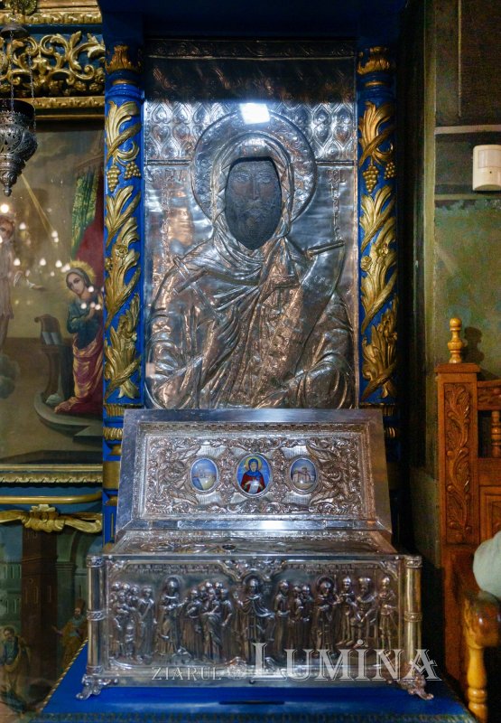 Laudă de seară adusă Sfintei Parascheva la Biserica Domnească din Capitală 311561