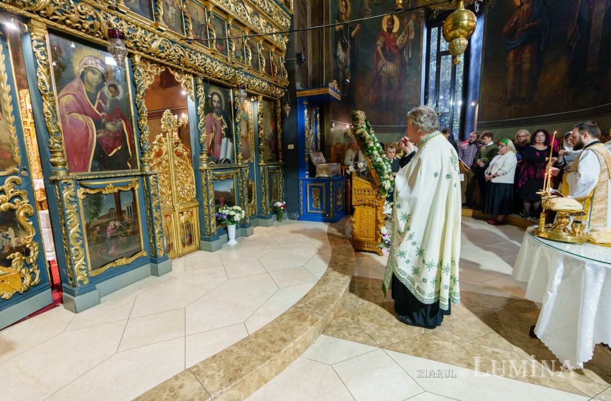 Laudă de seară adusă Sfintei Parascheva la Biserica Domnească din Capitală 311577