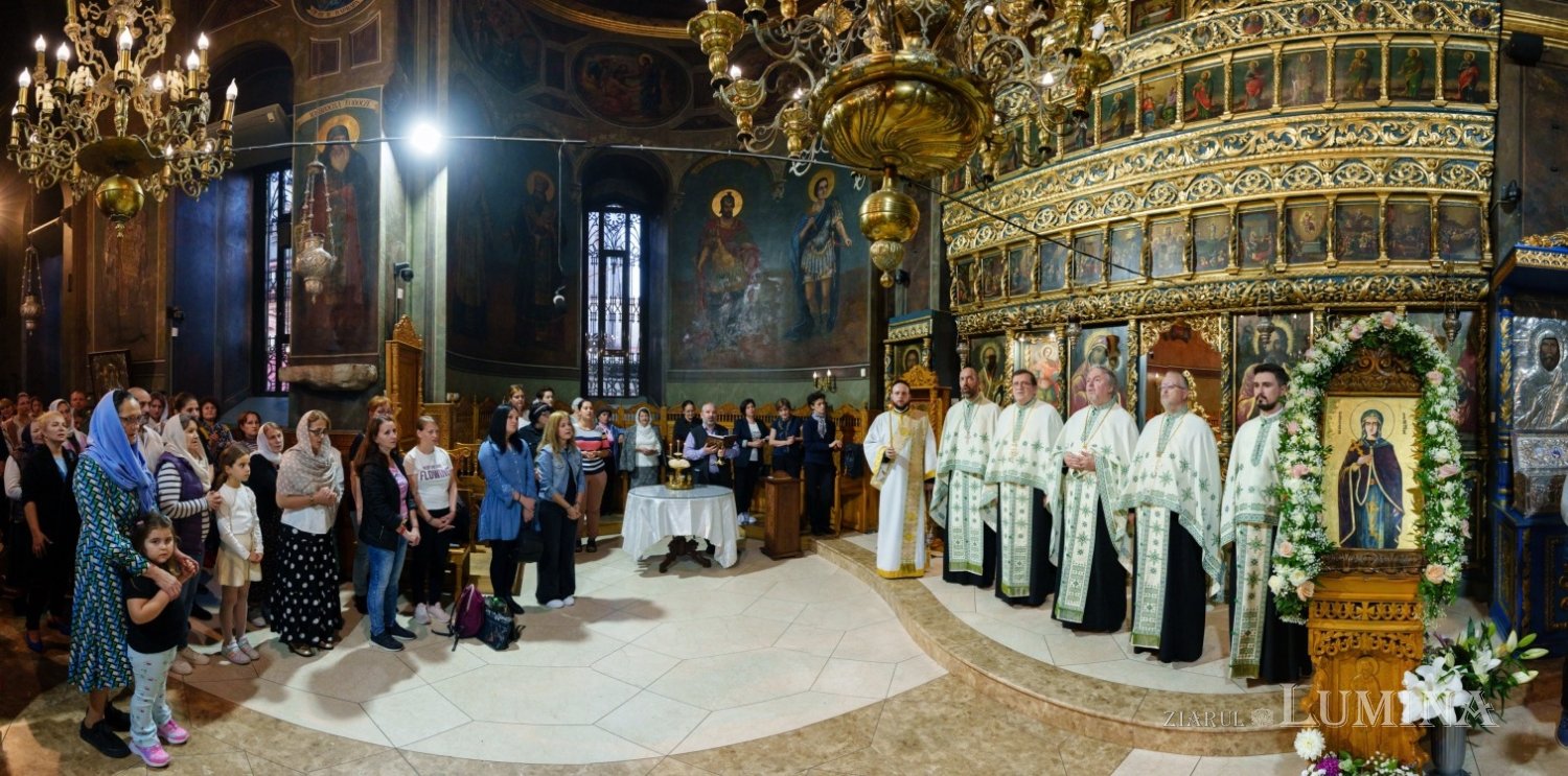 Laudă de seară adusă Sfintei Parascheva la Biserica Domnească din Capitală 311599