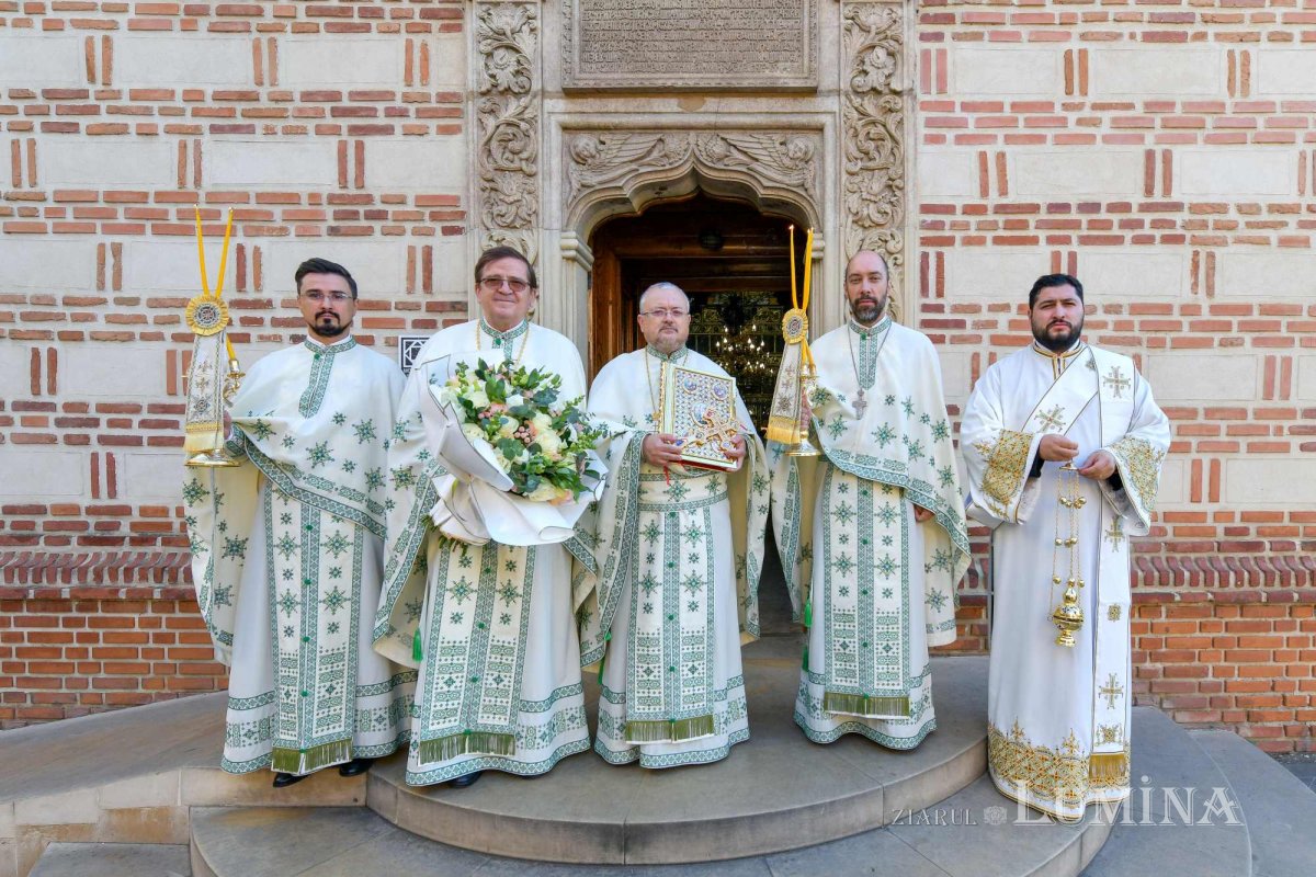 Cinstirea ocrotitoarei Moldovei la o biserică istorică din București 311653