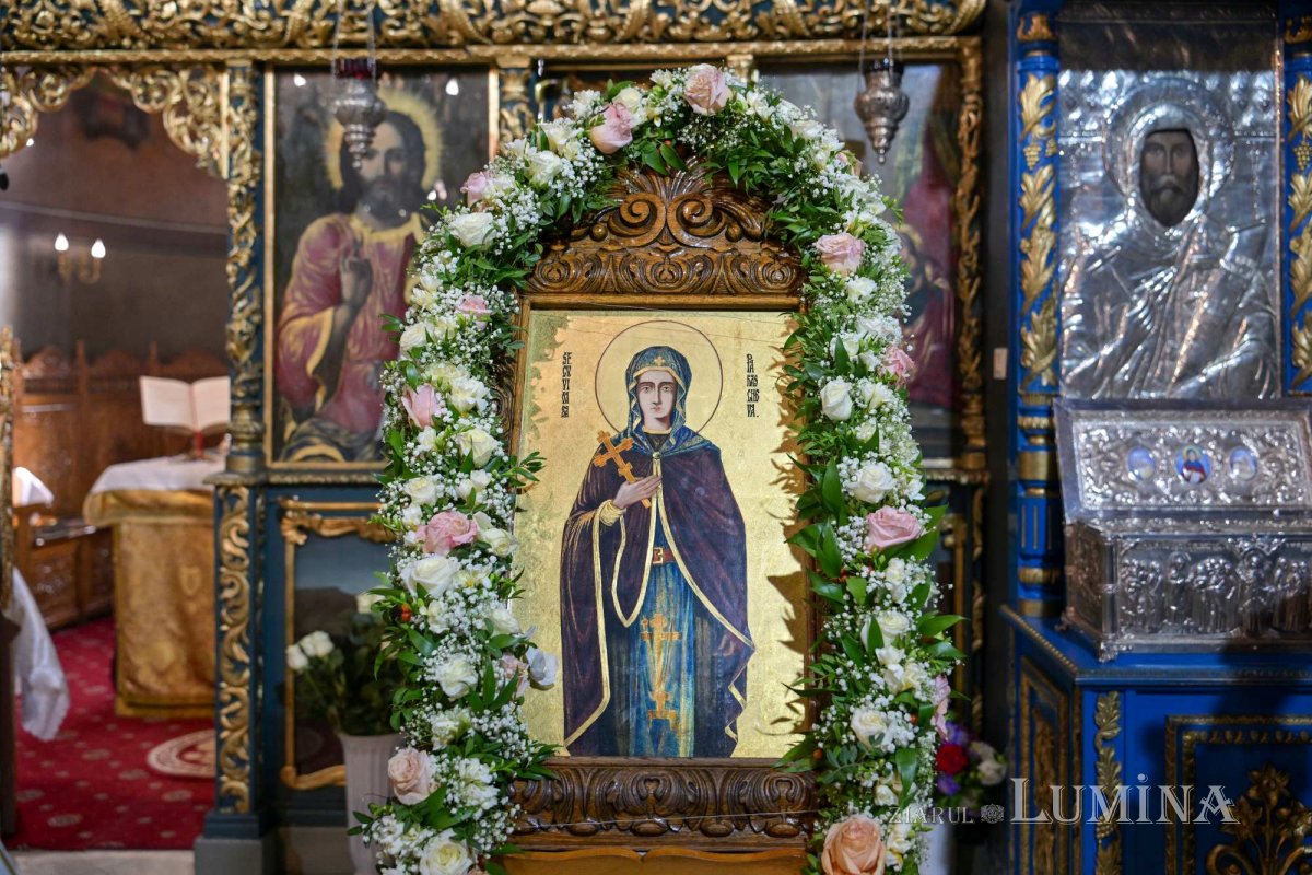 Cinstirea ocrotitoarei Moldovei la o biserică istorică din București 311675