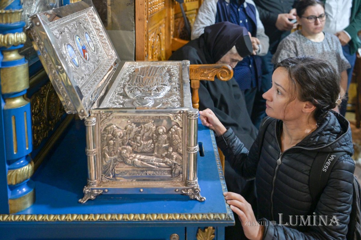 Cinstirea ocrotitoarei Moldovei la o biserică istorică din București 311682