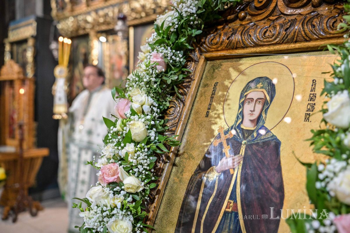 Cinstirea ocrotitoarei Moldovei la o biserică istorică din București 311686