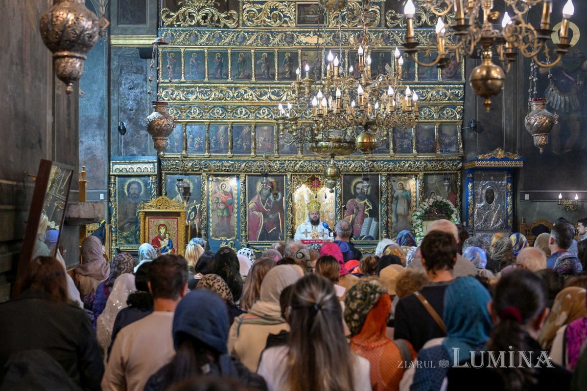 Cinstirea ocrotitoarei Moldovei la o biserică istorică din București 311688