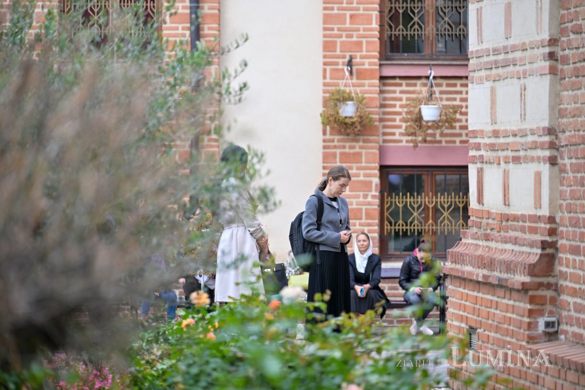 Cinstirea ocrotitoarei Moldovei la o biserică istorică din București 311689