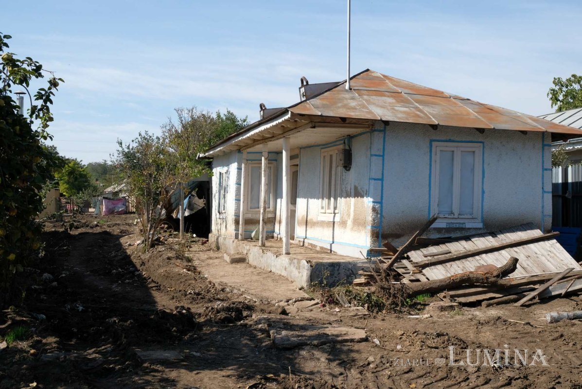 Obrazul înlăcrimat și plin de noroi al normalității la Pechea 312031