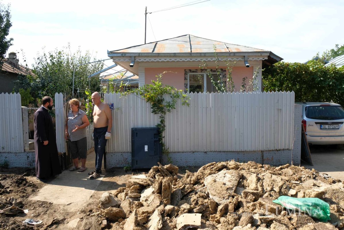 Obrazul înlăcrimat și plin de noroi al normalității la Pechea 312033