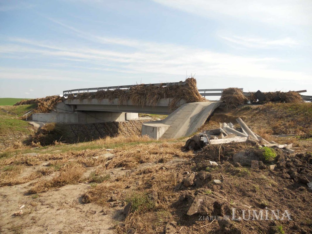 Obrazul înlăcrimat și plin de noroi al normalității la Pechea 312036