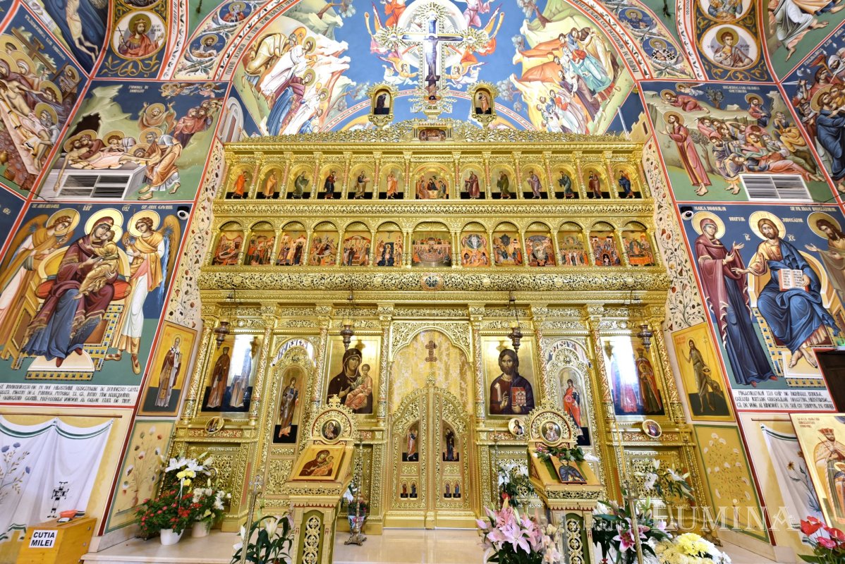 Sclipirile Luminii: Parohia „Sfânta Vineri”-Pajura 312101