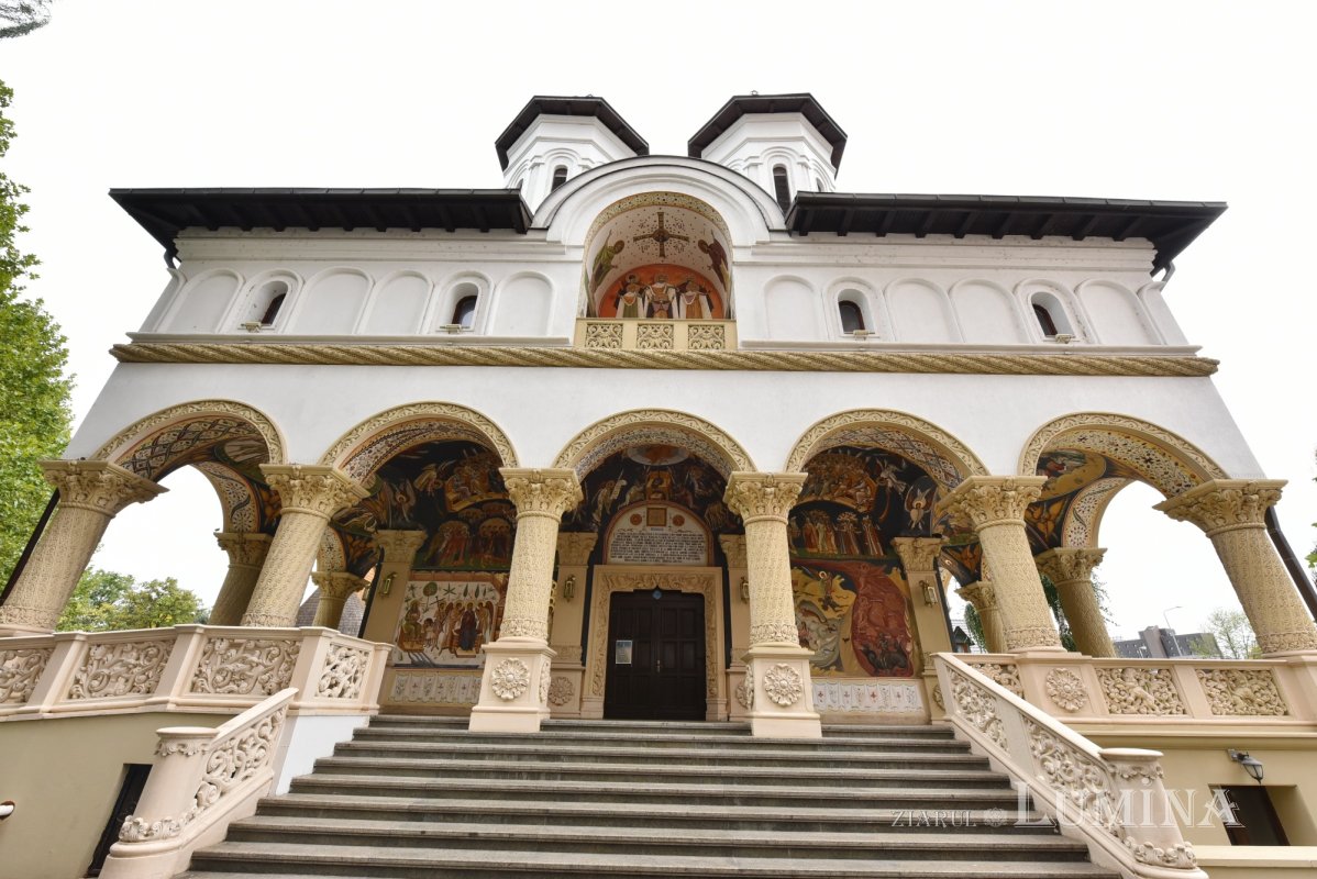 Sclipirile Luminii: Parohia „Sfânta Vineri”-Pajura 312102