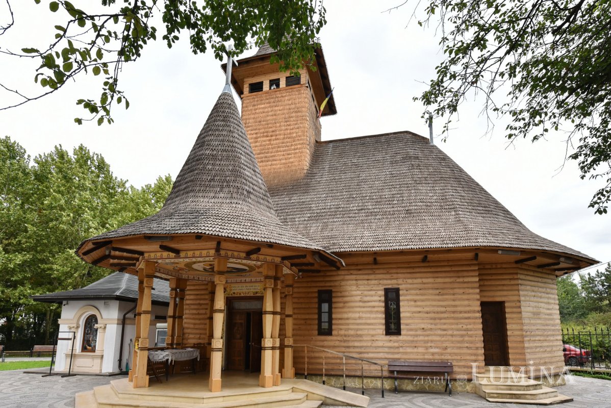 Sclipirile Luminii: Parohia „Sfânta Vineri”-Pajura 312109