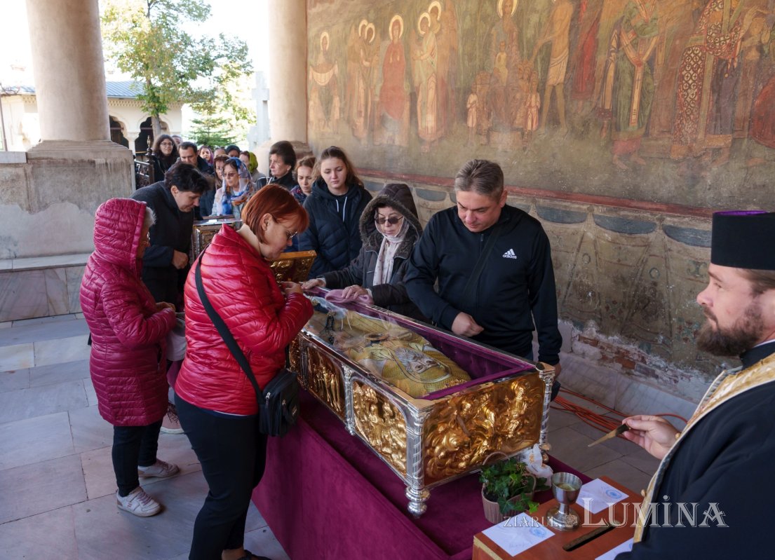 A început pelerinajul la moaștele Sfântului Cuvios Dimitrie cel Nou 312326