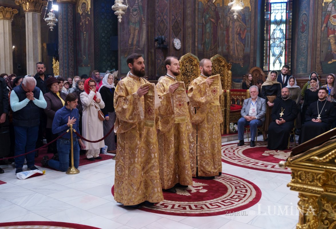 Duminica a 23-a după Rusalii la Catedrala Patriarhală 312310