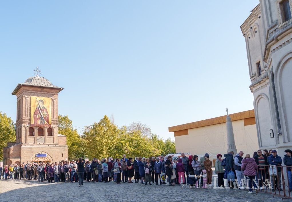 Revărsare de har tămăduitor la sărbătoarea Sfântului Dimitrie cel Nou 312473