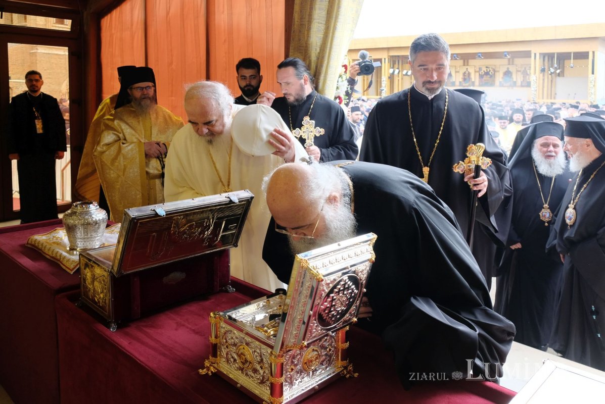 Debutul hramului de toamnă al Catedralei Patriarhale 312801
