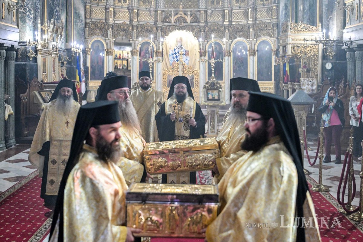 Debutul hramului de toamnă al Catedralei Patriarhale 312831