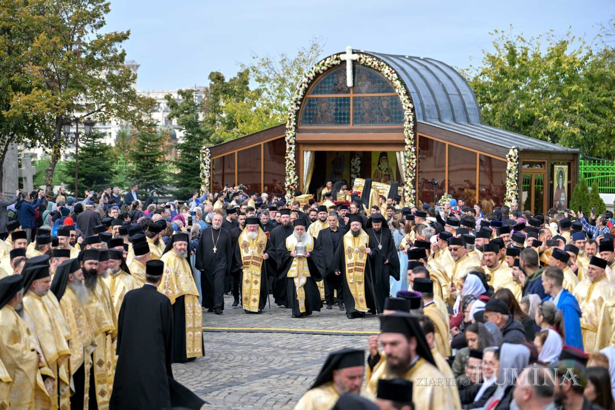 Debutul hramului de toamnă al Catedralei Patriarhale 312846