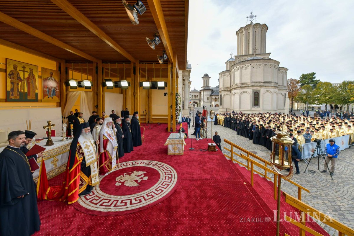 Debutul hramului de toamnă al Catedralei Patriarhale 312853