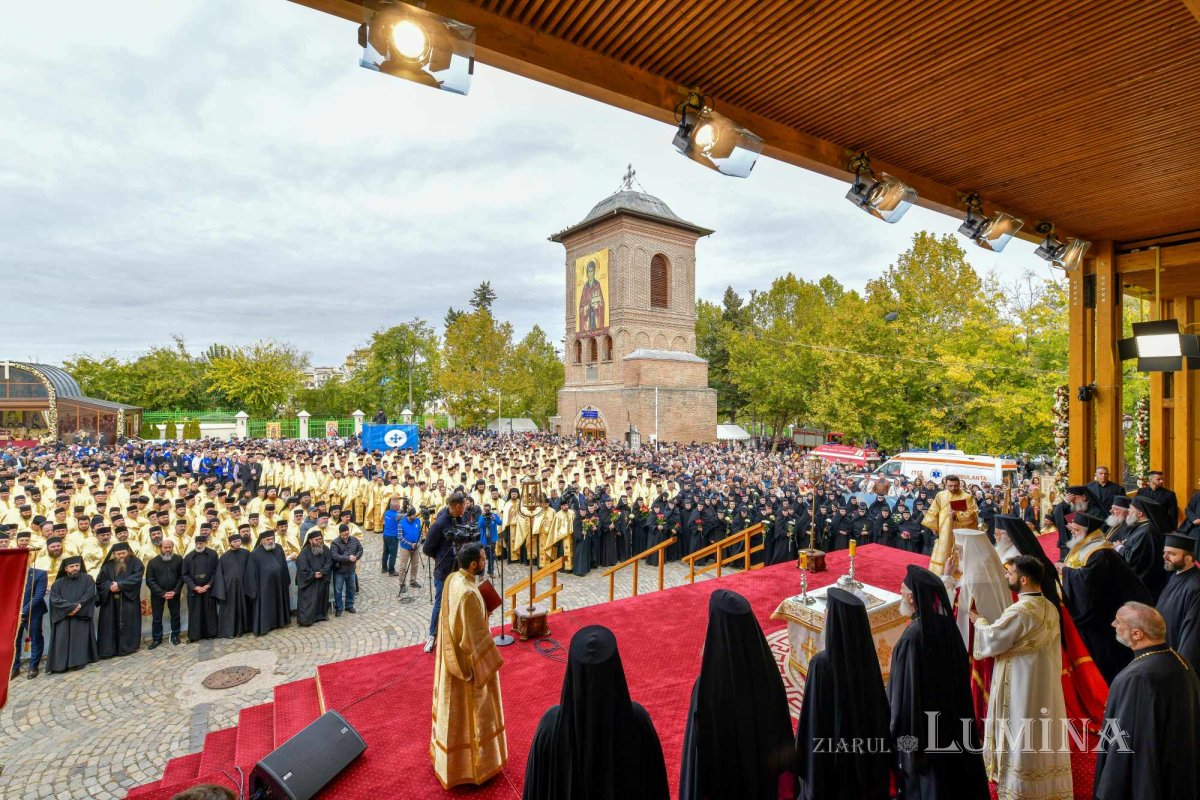 Debutul hramului de toamnă al Catedralei Patriarhale 312860