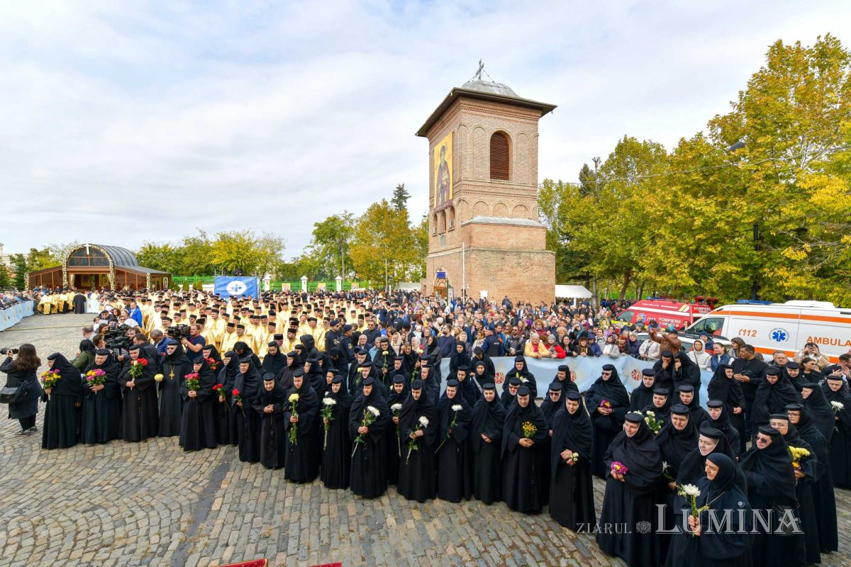 Debutul hramului de toamnă al Catedralei Patriarhale 312864