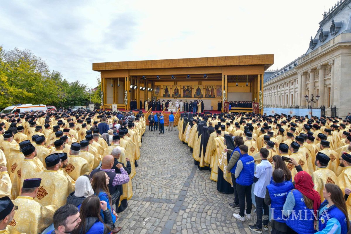 Debutul hramului de toamnă al Catedralei Patriarhale 312869