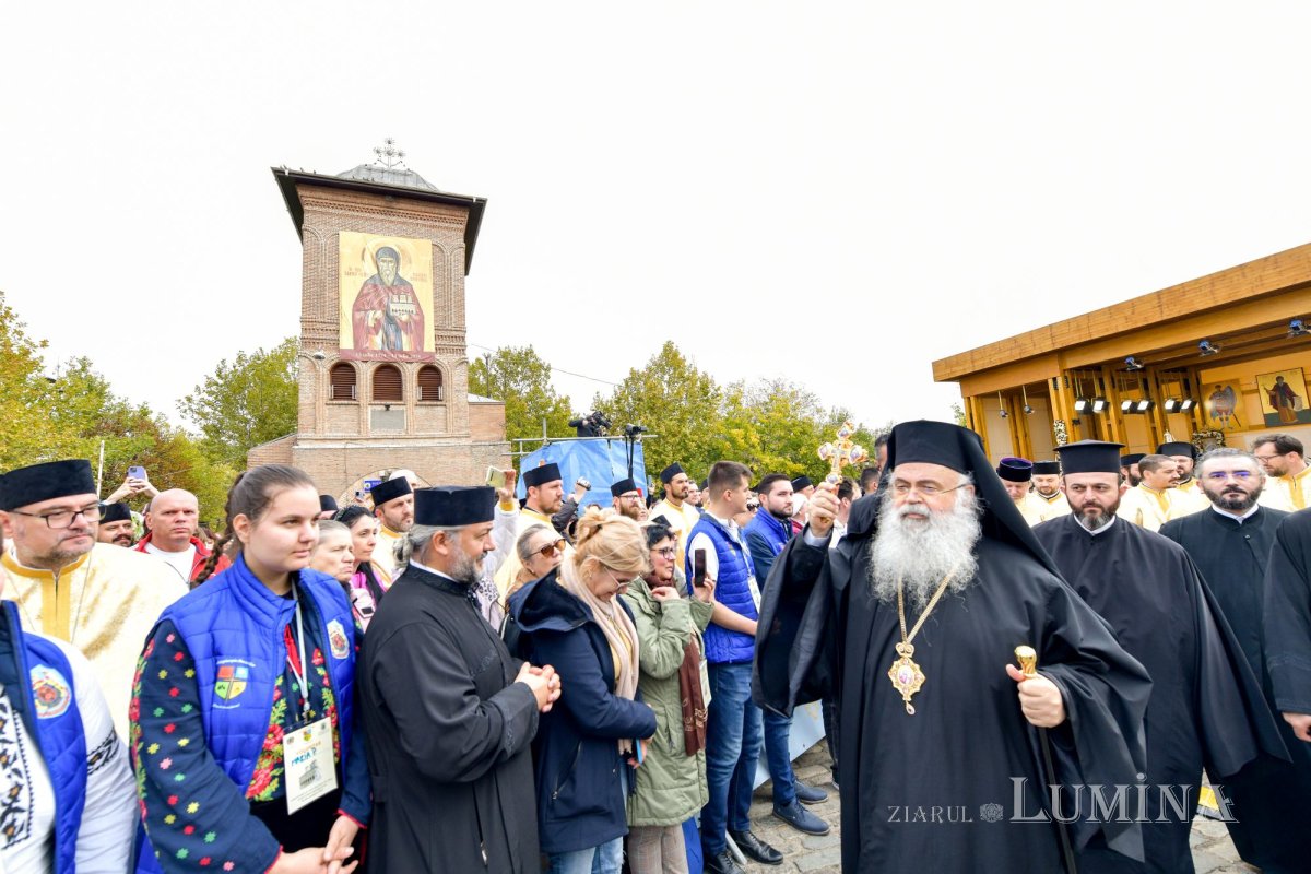 Debutul hramului de toamnă al Catedralei Patriarhale 312880