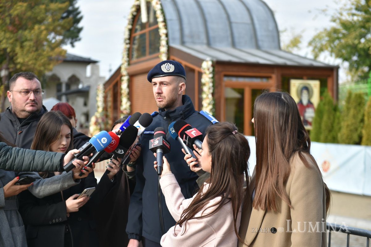 Jandarmii și voluntarii ajută pelerinii veniți la Sfântul Cuvios Dimitrie 312740