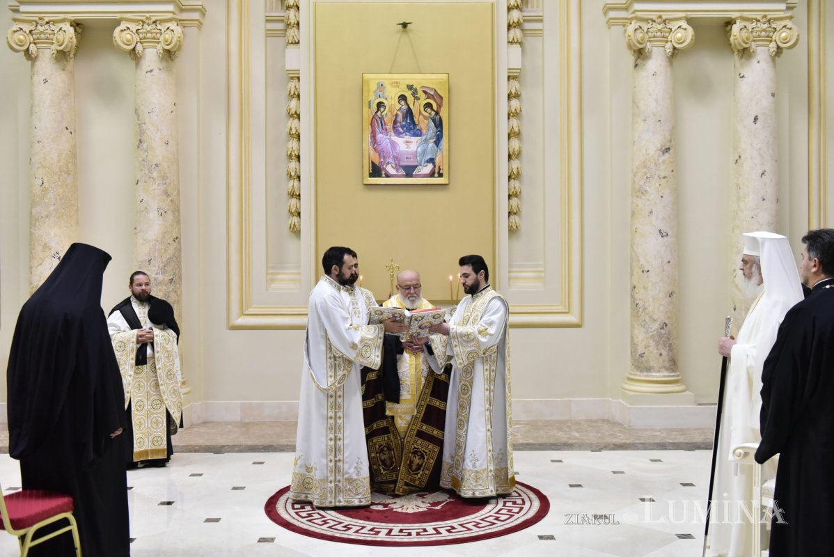 Ierarhi titulari pentru două eparhii românești din diasporă 313005