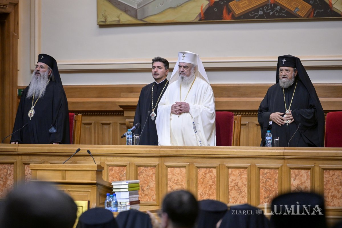 Ședință solemnă a Sfântului Sinod la Palatul Patriarhiei 313159