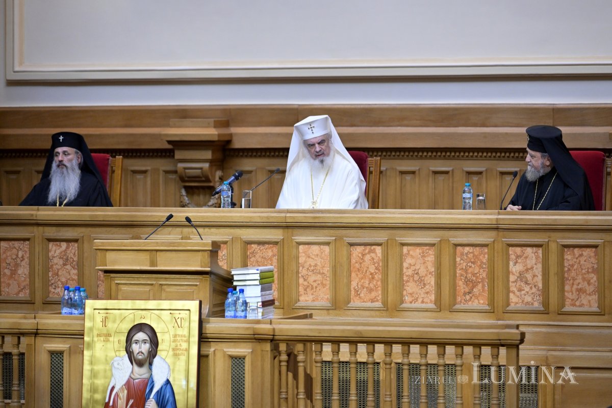 Ședință solemnă a Sfântului Sinod la Palatul Patriarhiei 313160
