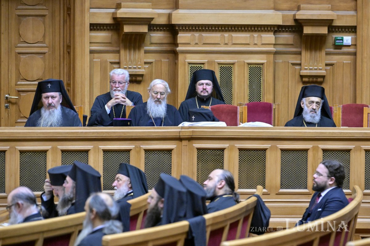 Ședință solemnă a Sfântului Sinod la Palatul Patriarhiei 313175