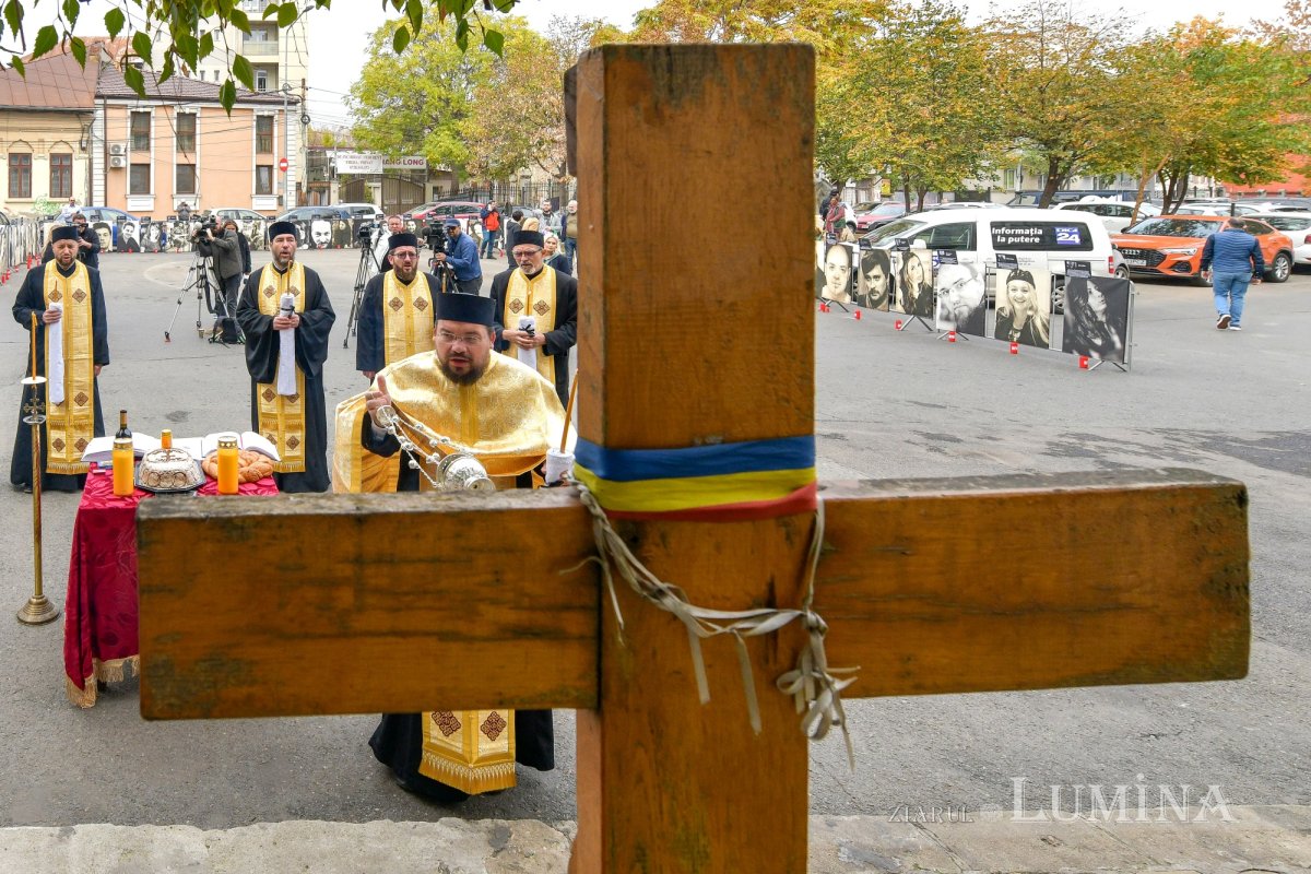 Parastas pentru victimele incendiului de la Colectiv 314105