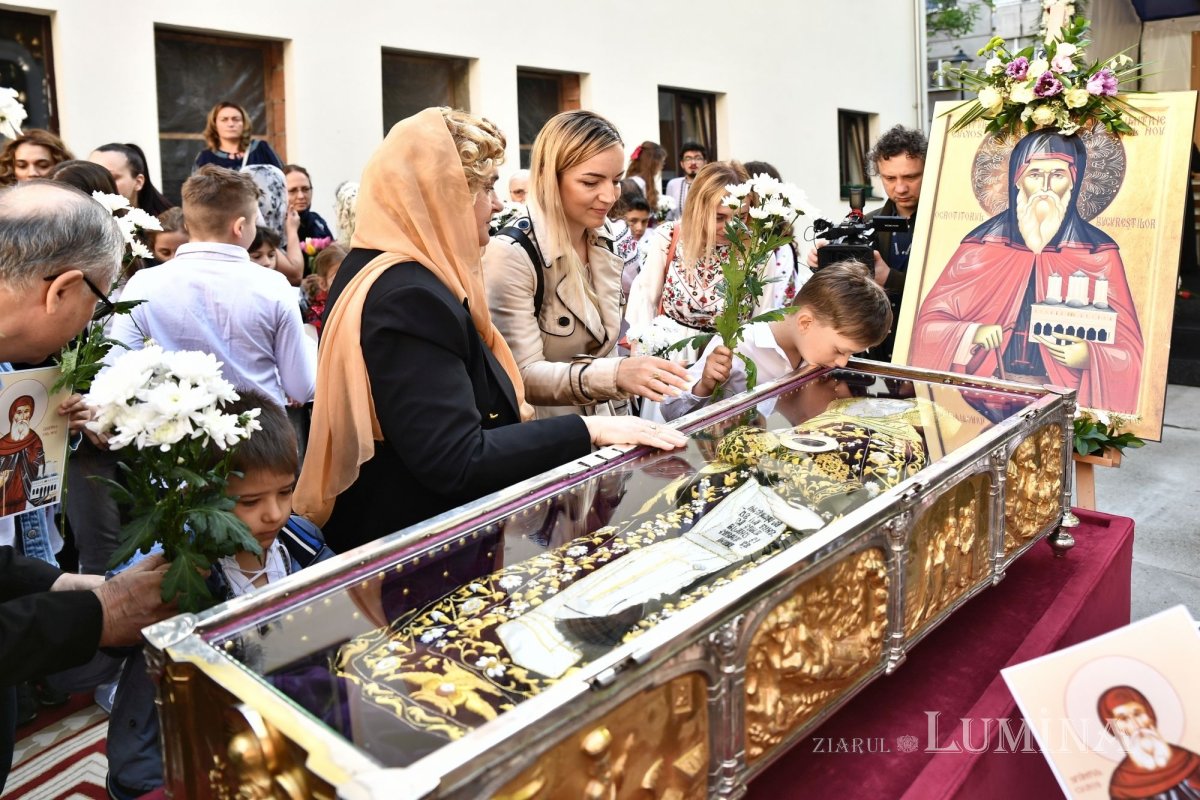 Sclipirile Luminii: 250 de ani de la aducerea moaștelor Sfântului Dimitrie cel Nou la Bucureşti 314195